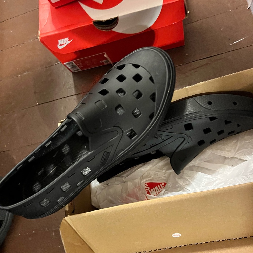 Vans trk slip ons